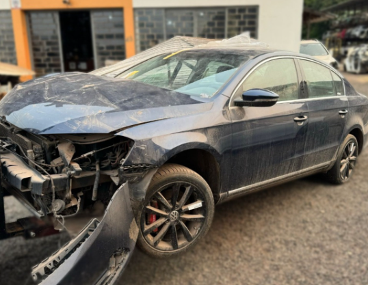 Sucata Volkswagen Passat 2.0 Tsi 2012 Retirada De Peças